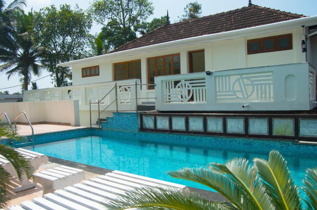 Hotel Triveny River Palace Alappuzha Exteriér fotografie